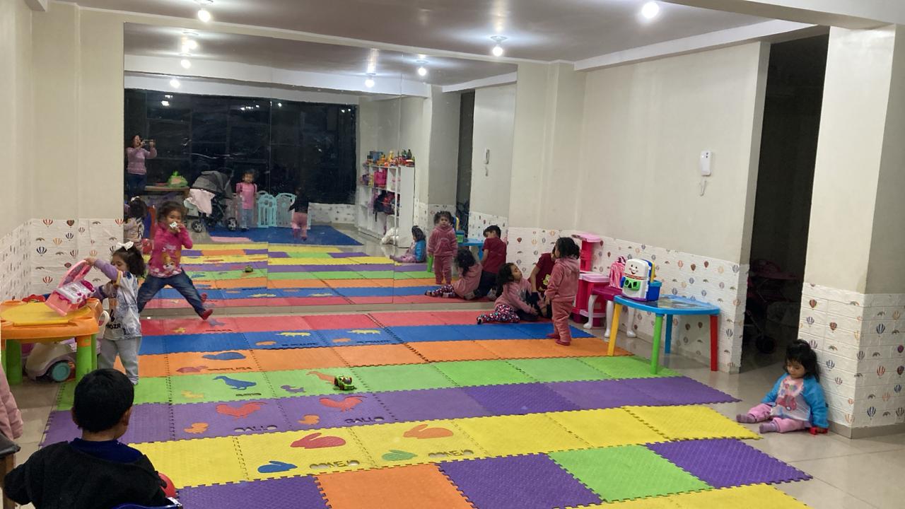 Niños jugando en Mis Consentidos